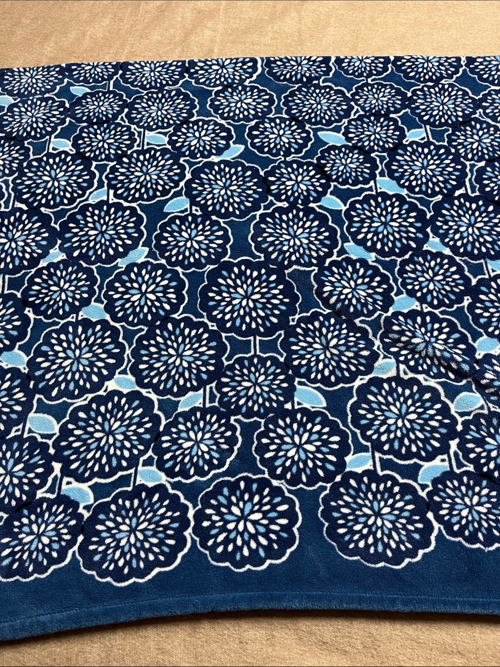Vera Bradley Navy “Petal Splash chrysanthemum” pattern Blanket